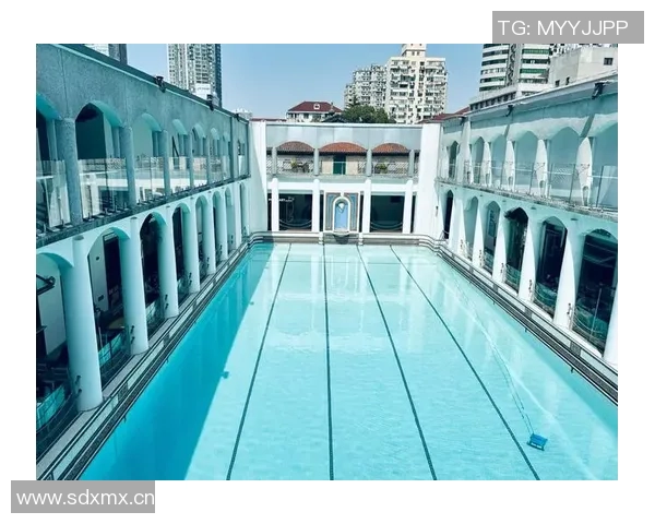 创新泳池设计理念与技术应用探索提升水域空间的功能性与美学价值