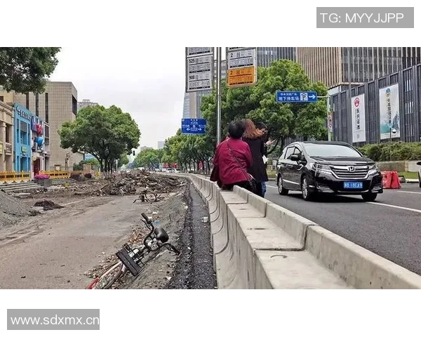 城市停车难引发居民怒怼政府 政策改革未见成效市民生活困扰加剧