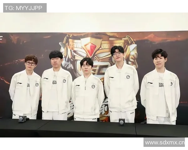 英雄联盟深度解析：IG战队团队协作的成功秘诀与战术运用