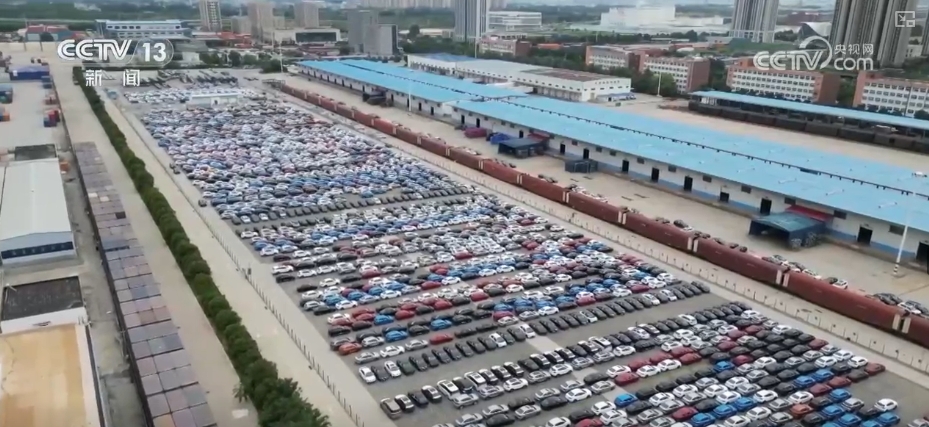 乐鱼官网鲜果、重庆小面、汽车配件……中亚好物乘坐“钢铁驼队”跑出新机缘(图10)